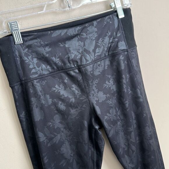 Athleta Leaf Pattern Midnight Garden Barre Leggings With Stirrups M - Picture 2 of 7